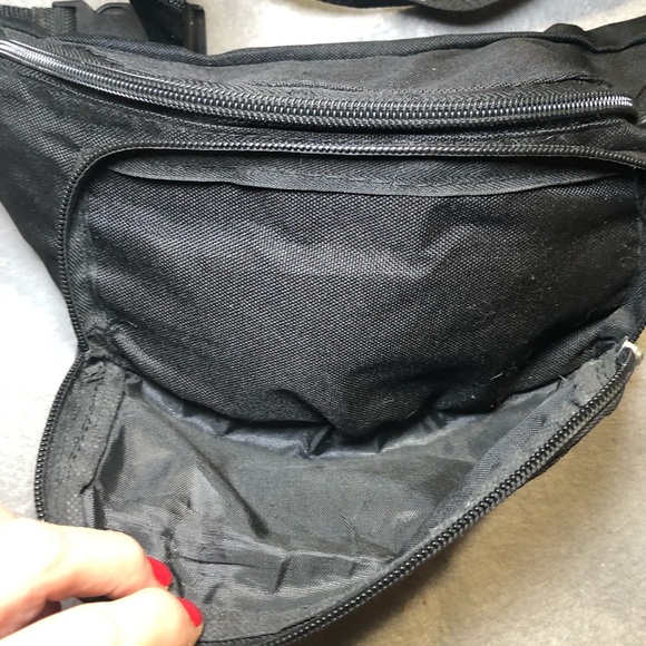 DISNEY MICKEY AND FRIENDS FANNY PACK WITH 2 ZIPPER COMPARTMENTS, 39” ROUND - Picture 6 of 10